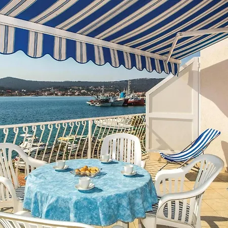 Apartamento Awesome In With Wifi