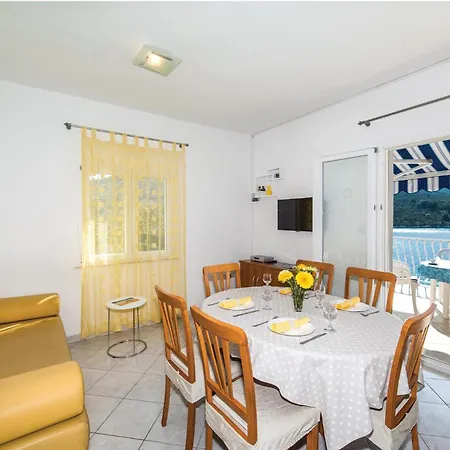 Two-bedroom In * Vinišće